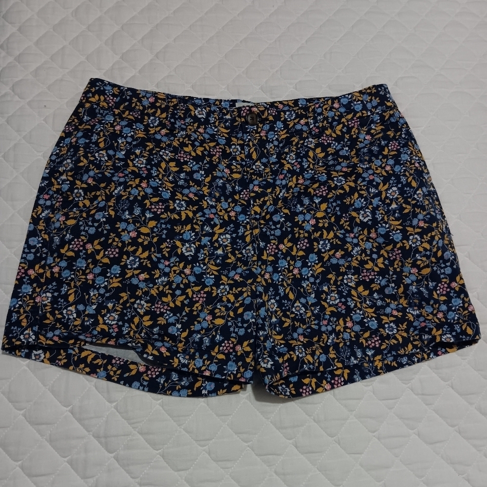 GAP Floral City Shorts Size 6